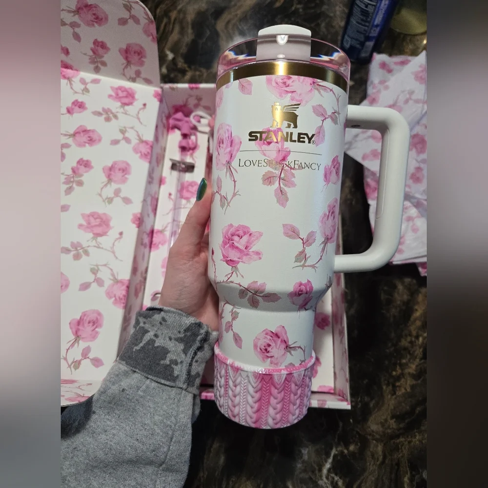 Lsf X Stanley Ribbon Rosa 40oz - Picture 4 of 9